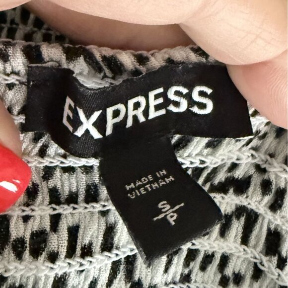 Express Womens BlackWhite Cheetah Print Tiered Maxi Dress Ruffles Smocking Small - Picture 5 of 6